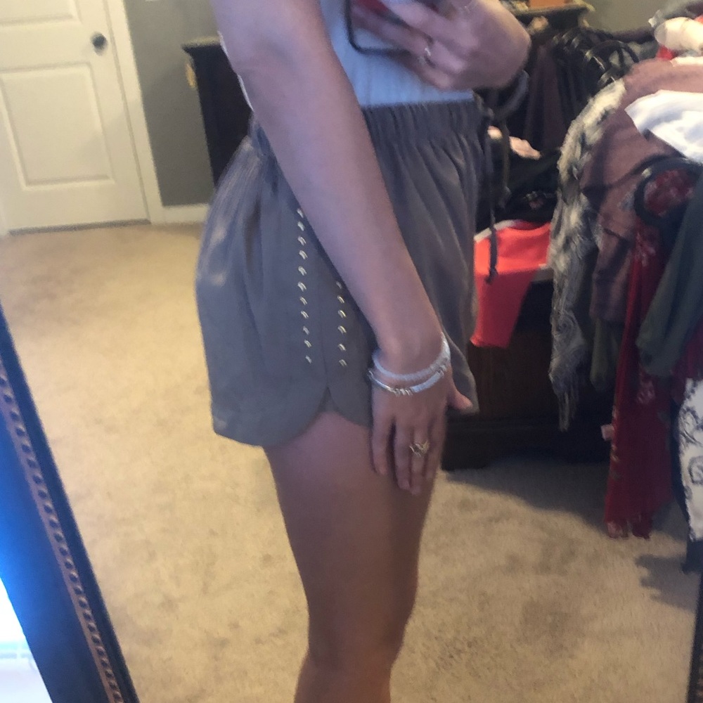 Shorts - Picture 2 of 7